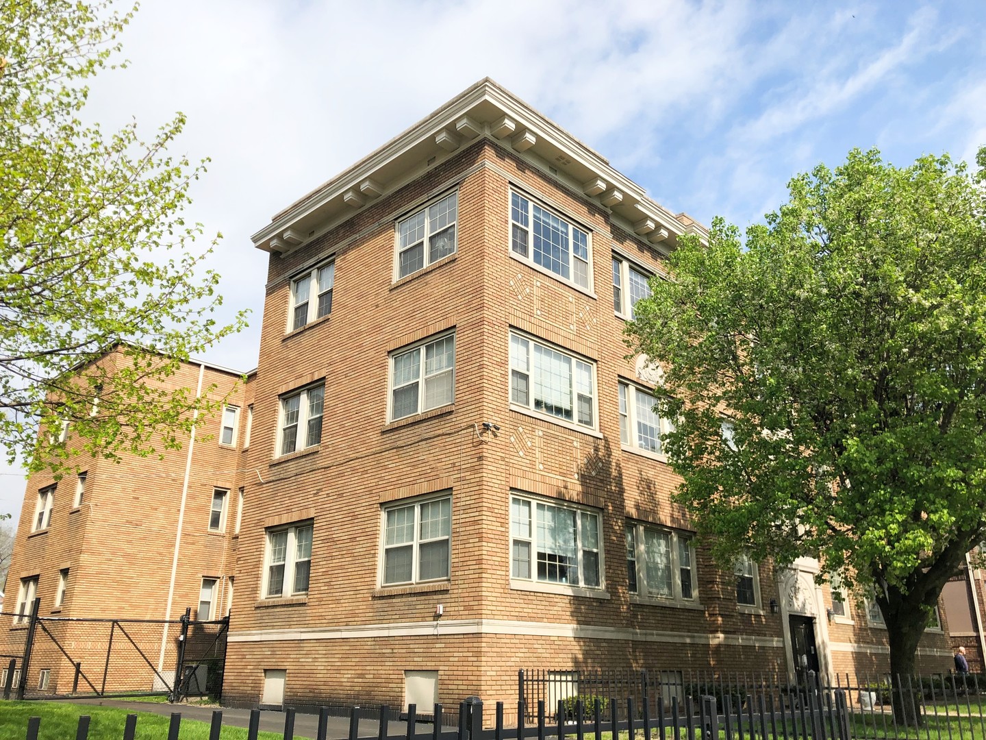 INDIANAPOLIS Apartment: 3726 N MERIDIAN STREET