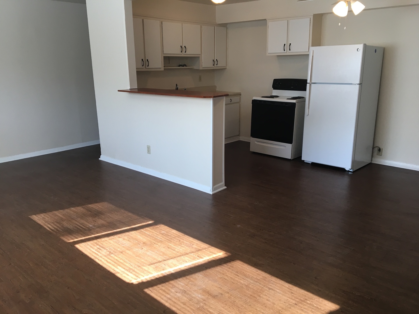 INDIANAPOLIS Apartment: 7155 EAST 21ST STREET