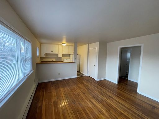 Saxony Court - Beautiful 2 Bed/1 Bath Apt Available! – photo 1