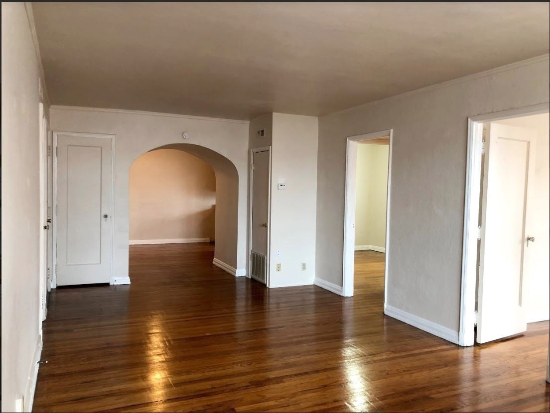 INDIANAPOLIS Apartment: 37 - 57 E 38TH STREET, BARRINGTON APARTMENTS