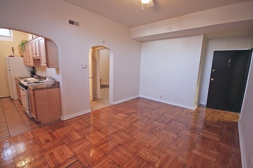 One Bedroom, One Bathroom w/Den (or Two Bedroom) – photo 1