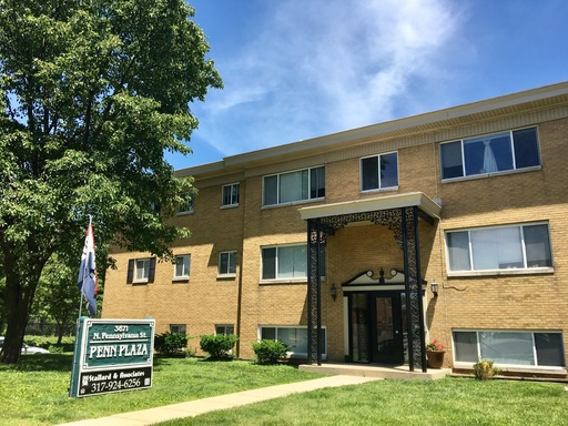 Penn Plaza - Great 2 Bed Laminate Floors! – photo 1