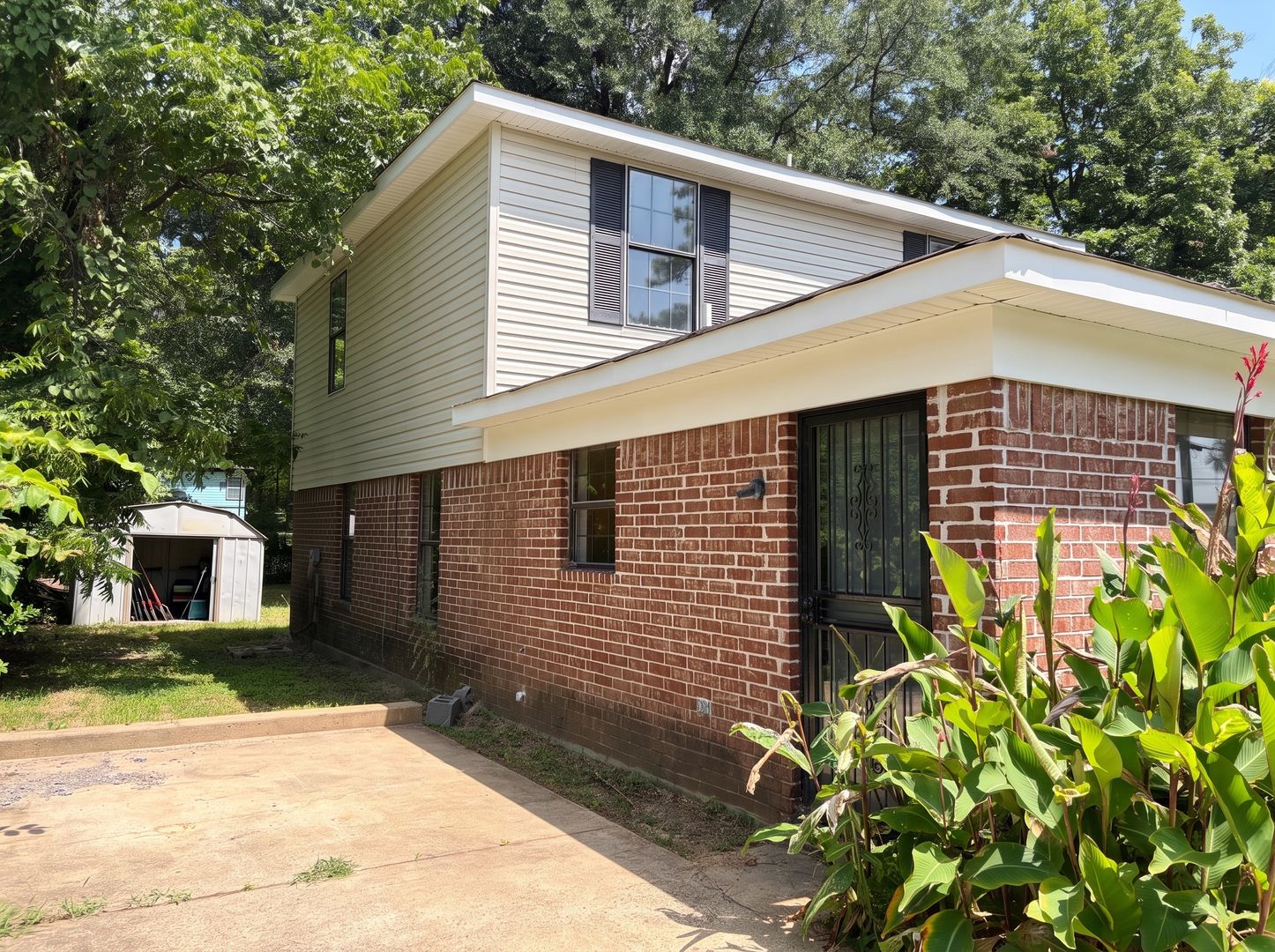 640 Leath St 2 of 12