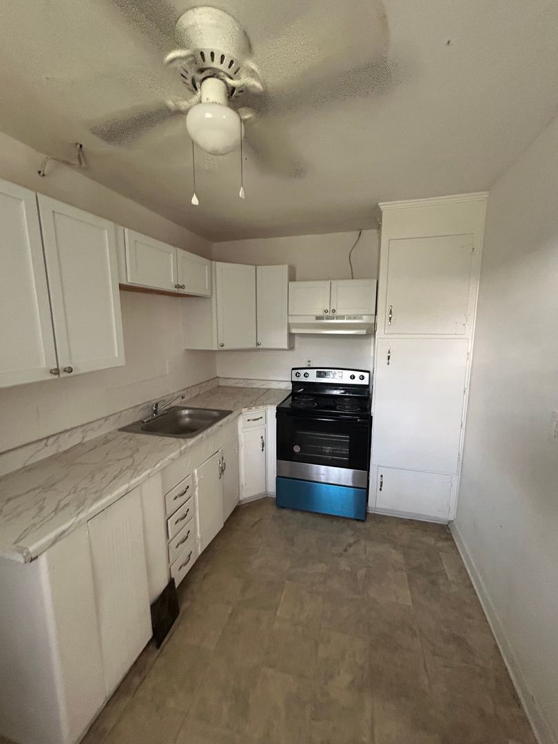 North Charleston Apartment: 1822 Clements Avenue