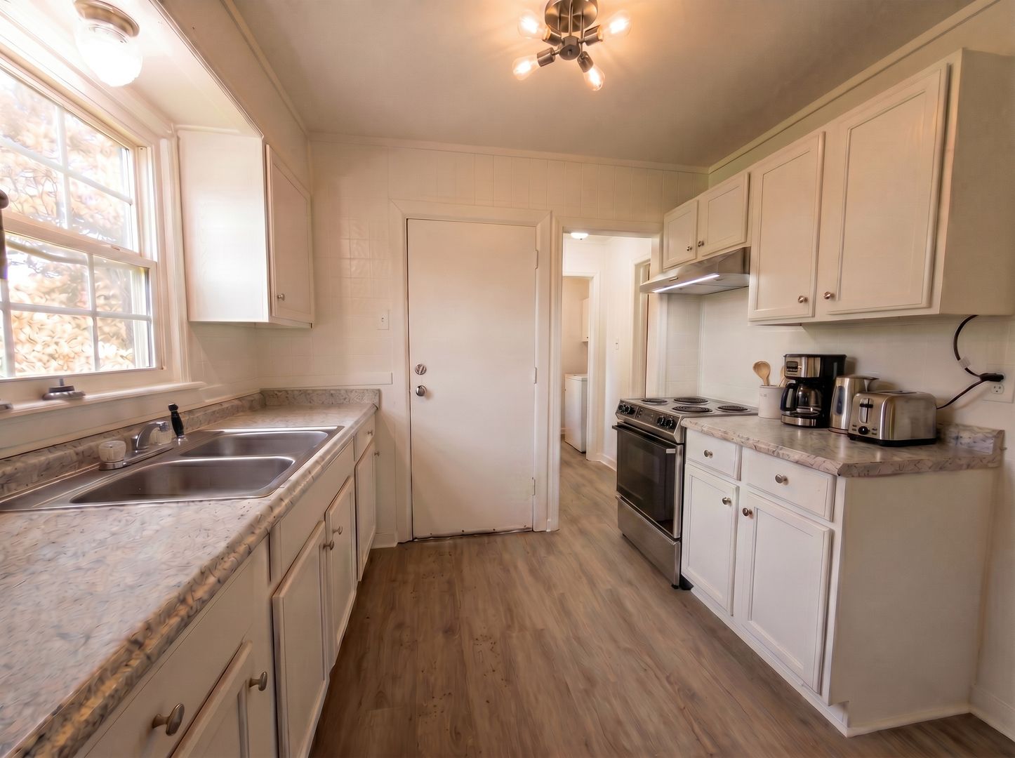 518 Burlington Cir 2 of 7