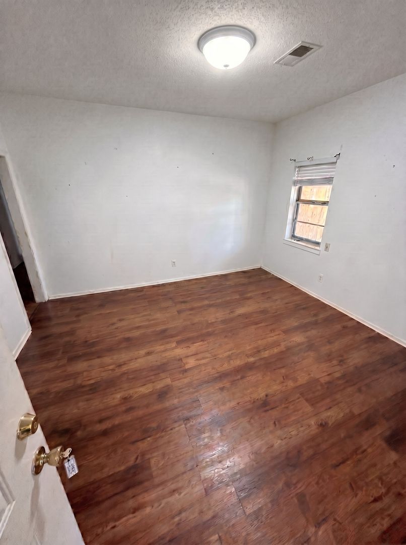 1263 Empire Ave 12 of 12