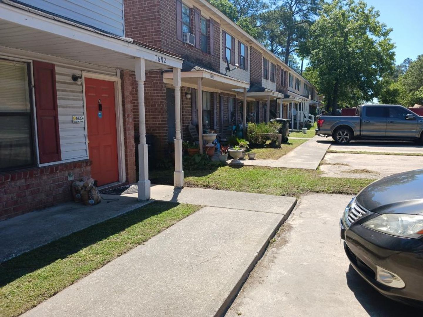 Huge 3 bed unit in North Charleston!