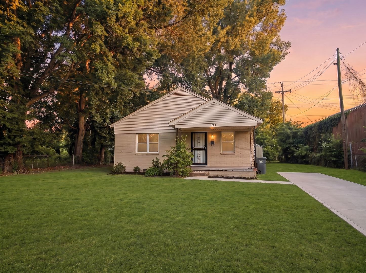 Memphis House: 1263 Empire Ave