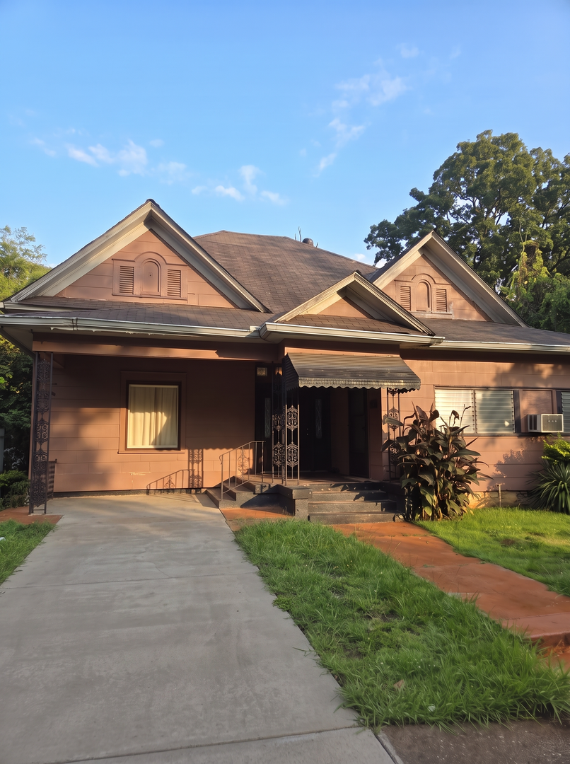 Birmingham House: 3015 Avenue S