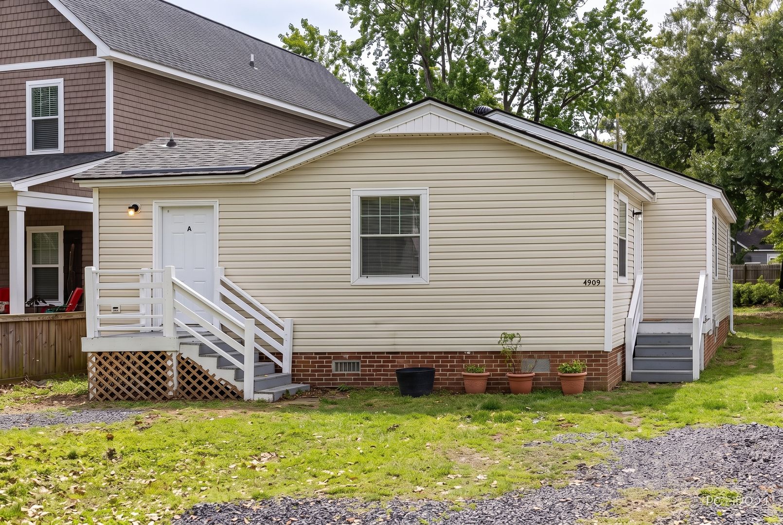 North Charleston Apartment: 4989 Chateau Avenue