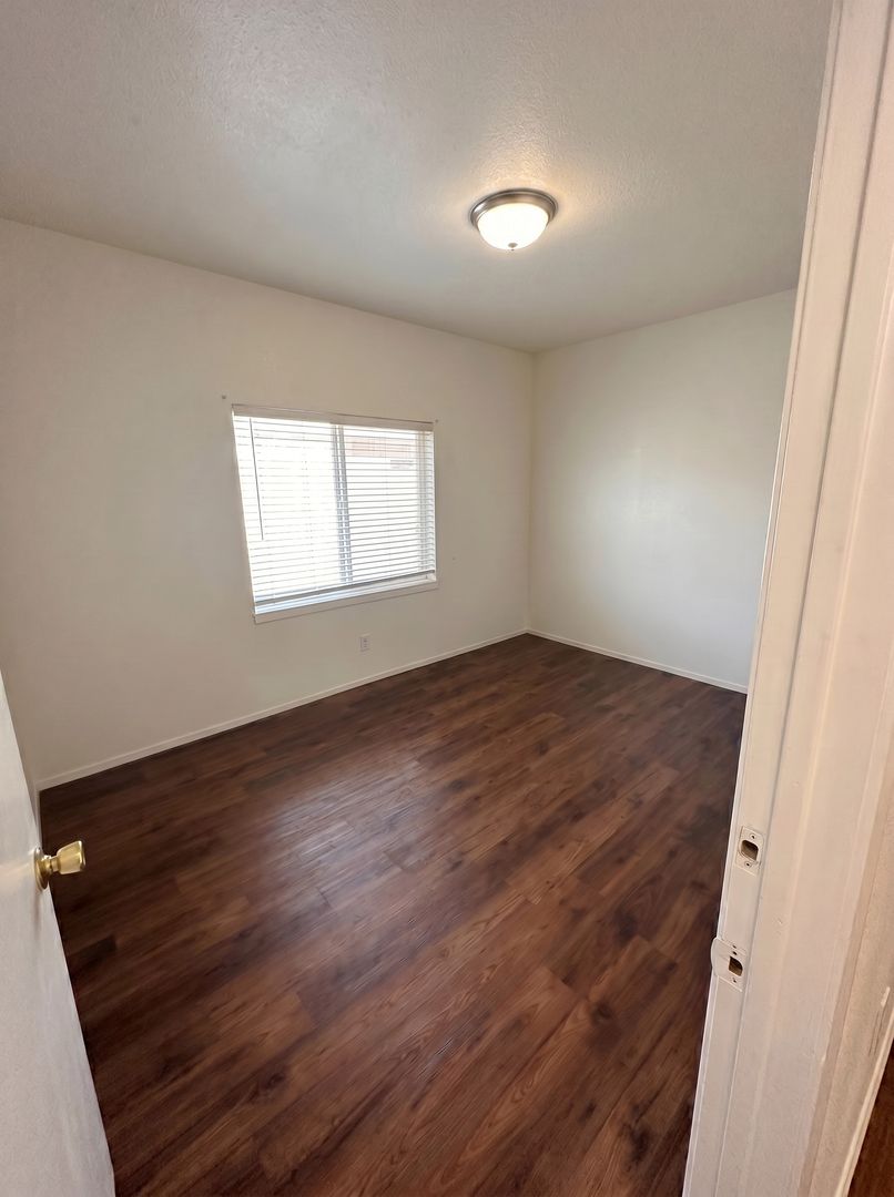 1263 Empire Ave 11 of 12