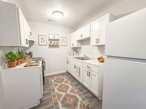 Affordable 2BR Apartment in North Charleston | Updated & Move-In Ready – photo 1