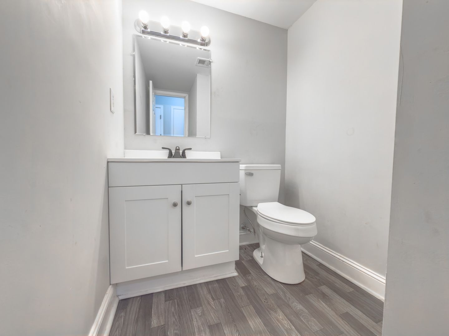 Charleston House: 2326 Applebee Way