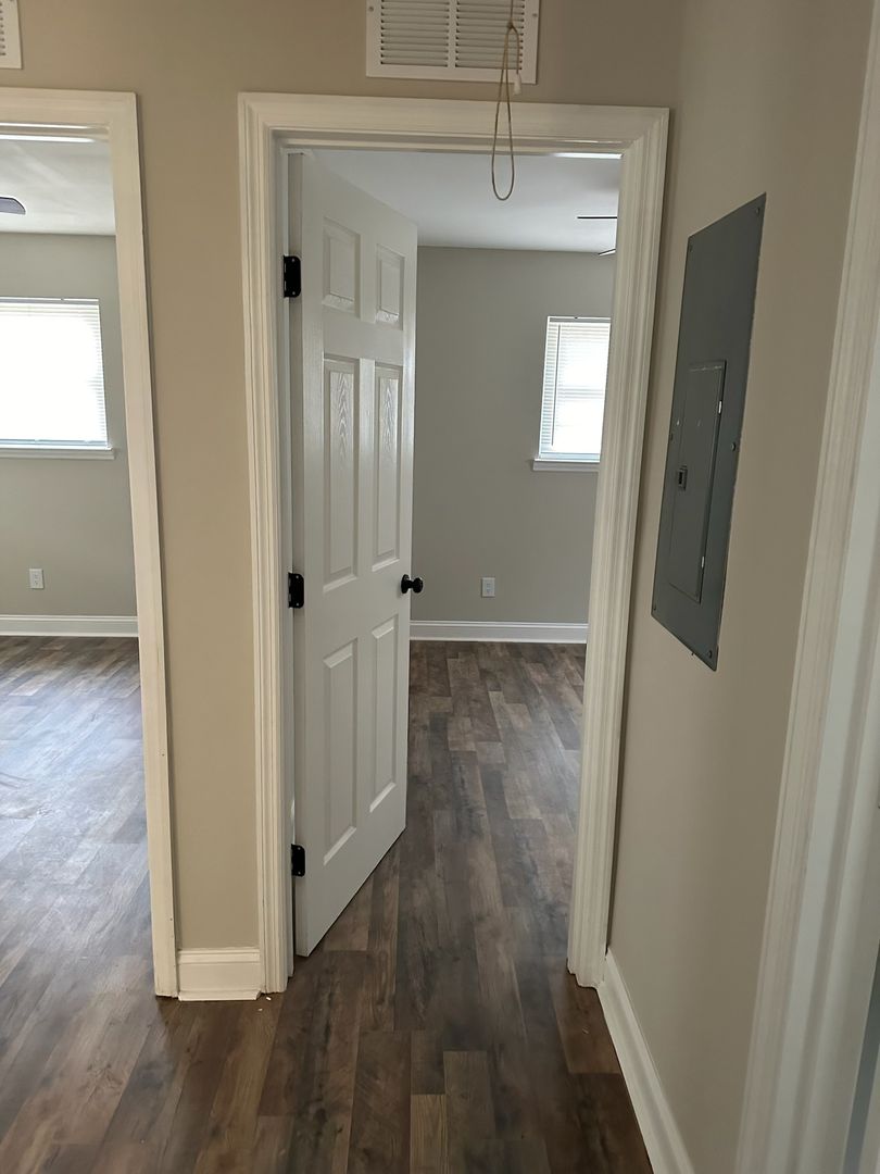 Charleston Apartment: 1537 N Avalon Cir