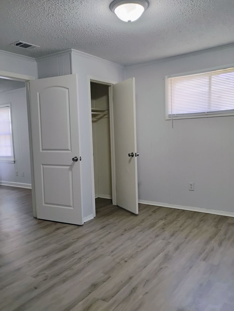 518 Burlington Cir 8 of 10