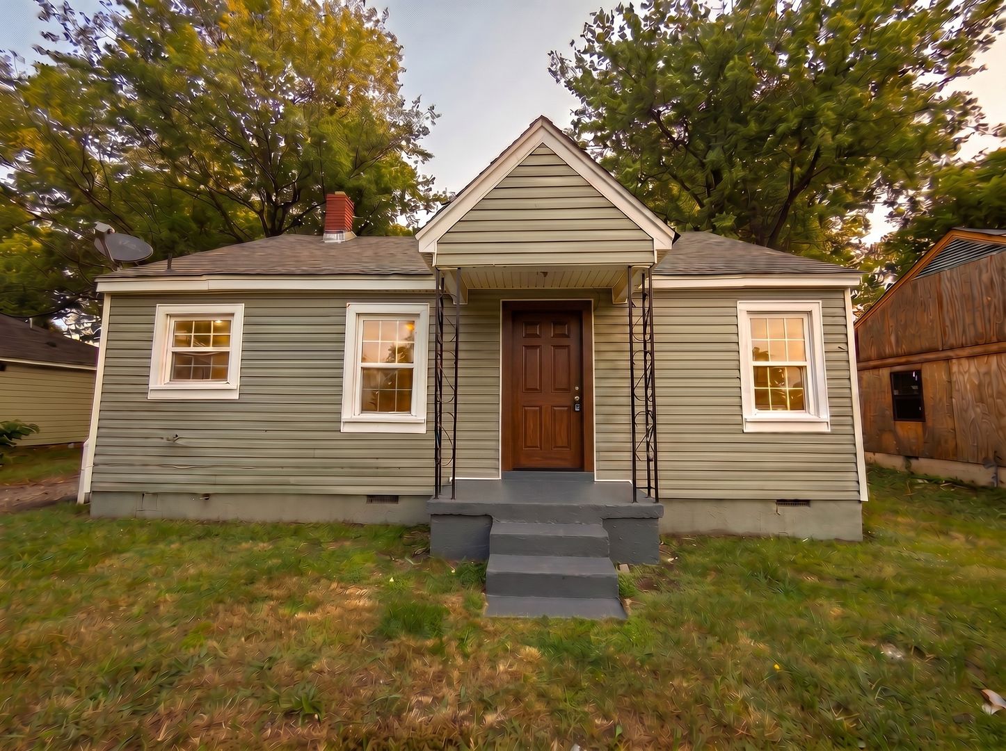 Memphis House: 518 Burlington Cir