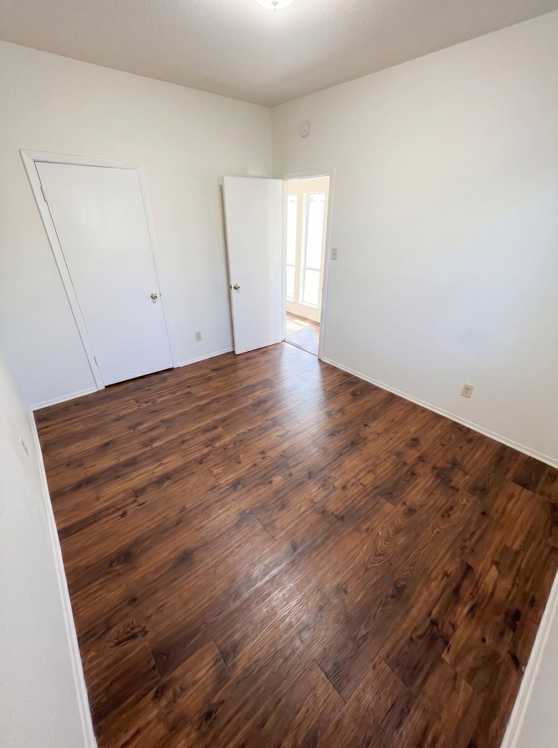 1263 Empire Ave 9 of 12
