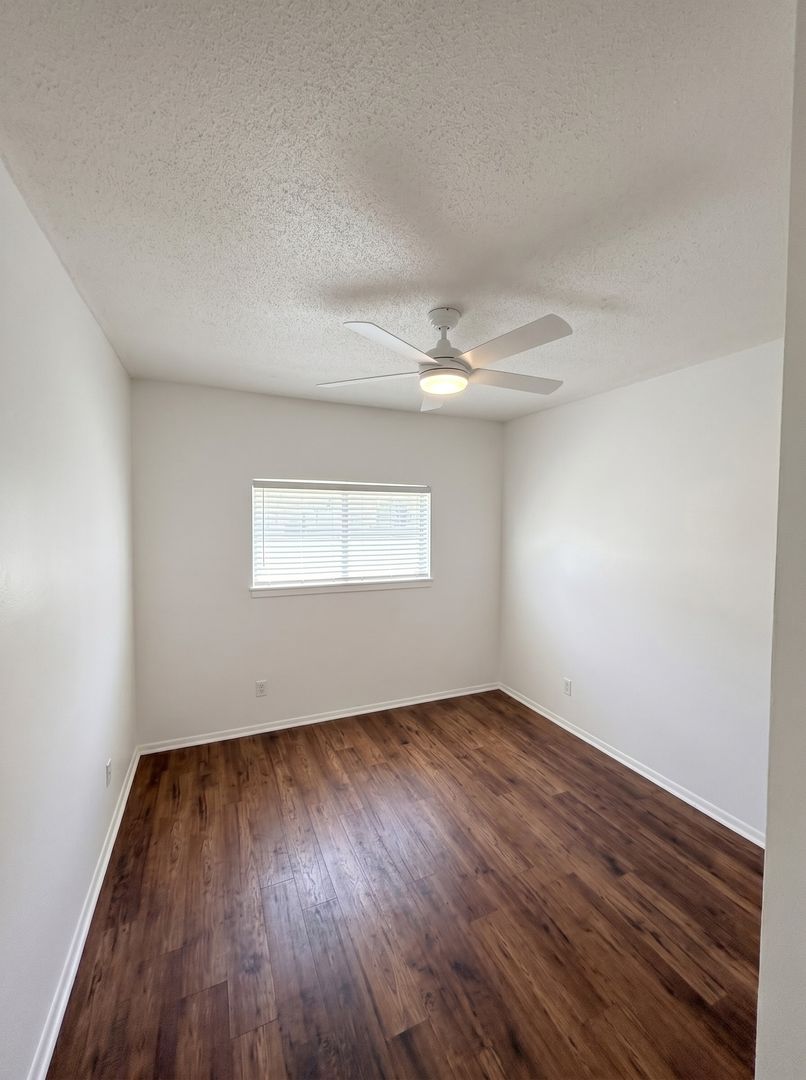 1263 Empire Ave 6 of 12