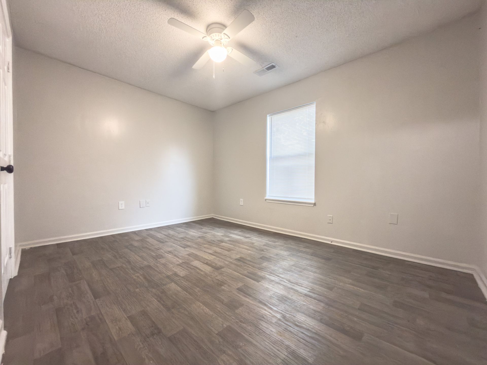 5648 Dobson Street 2 of 12