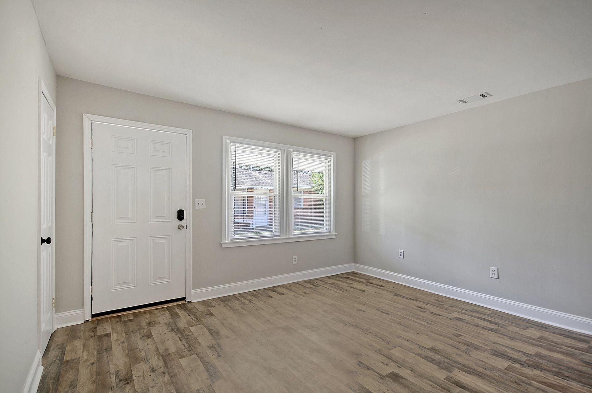 1552 Orange Grove Rd 2 of 12