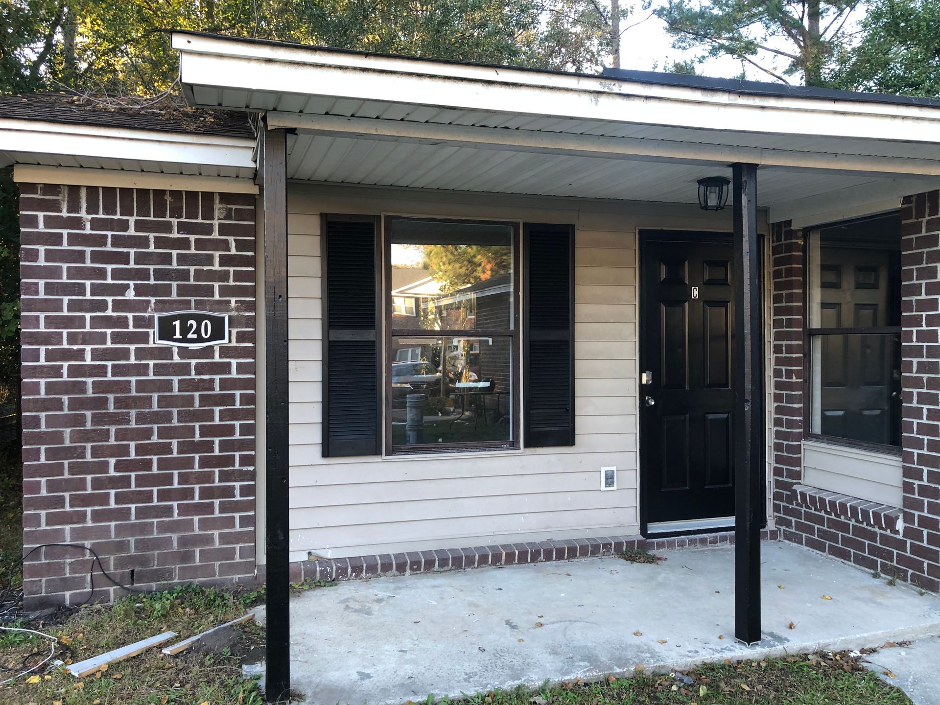 Huge 3/2 Duplex unit in Summerville