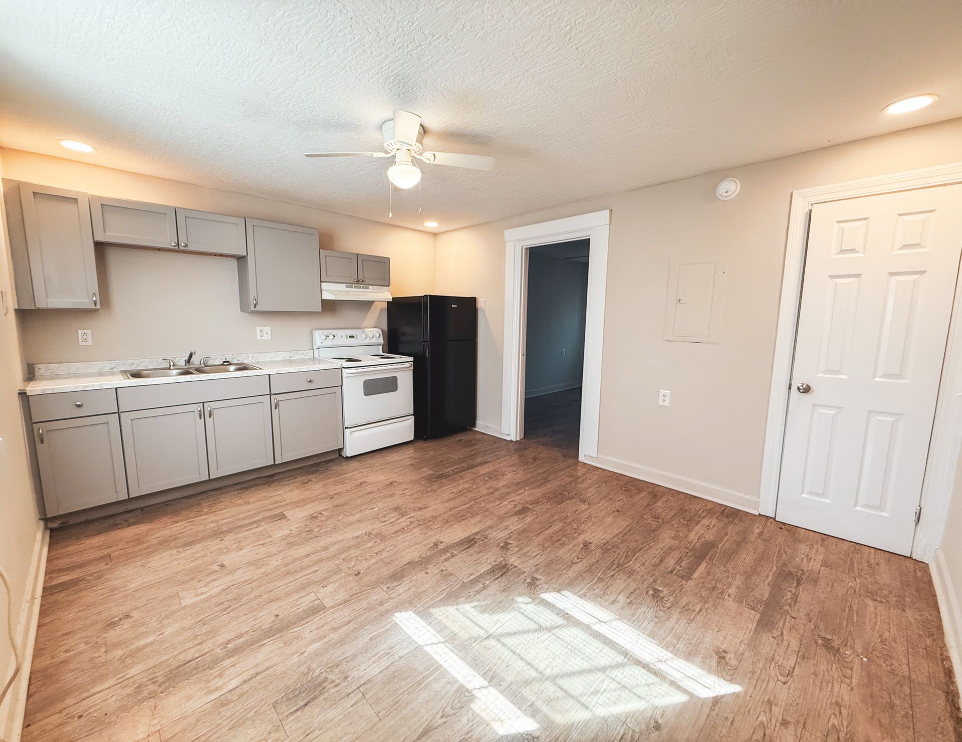 1826 Clements Avenue 3 of 12
