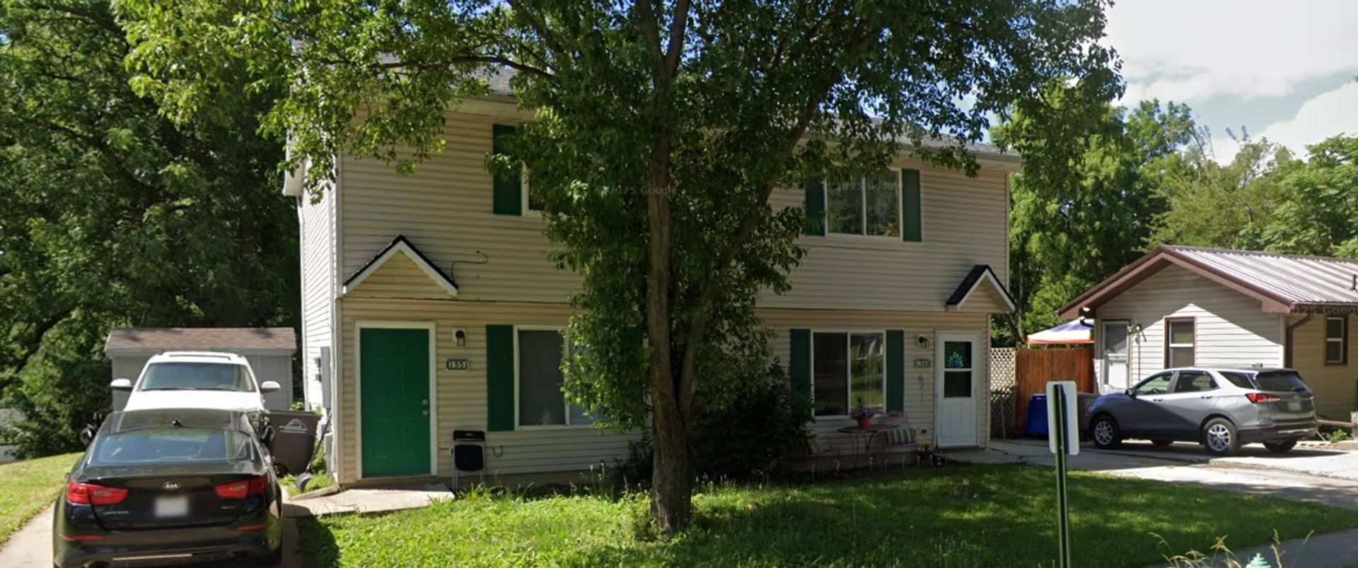 Des Moines Multiplex: 1549 E Pleasant View Drive