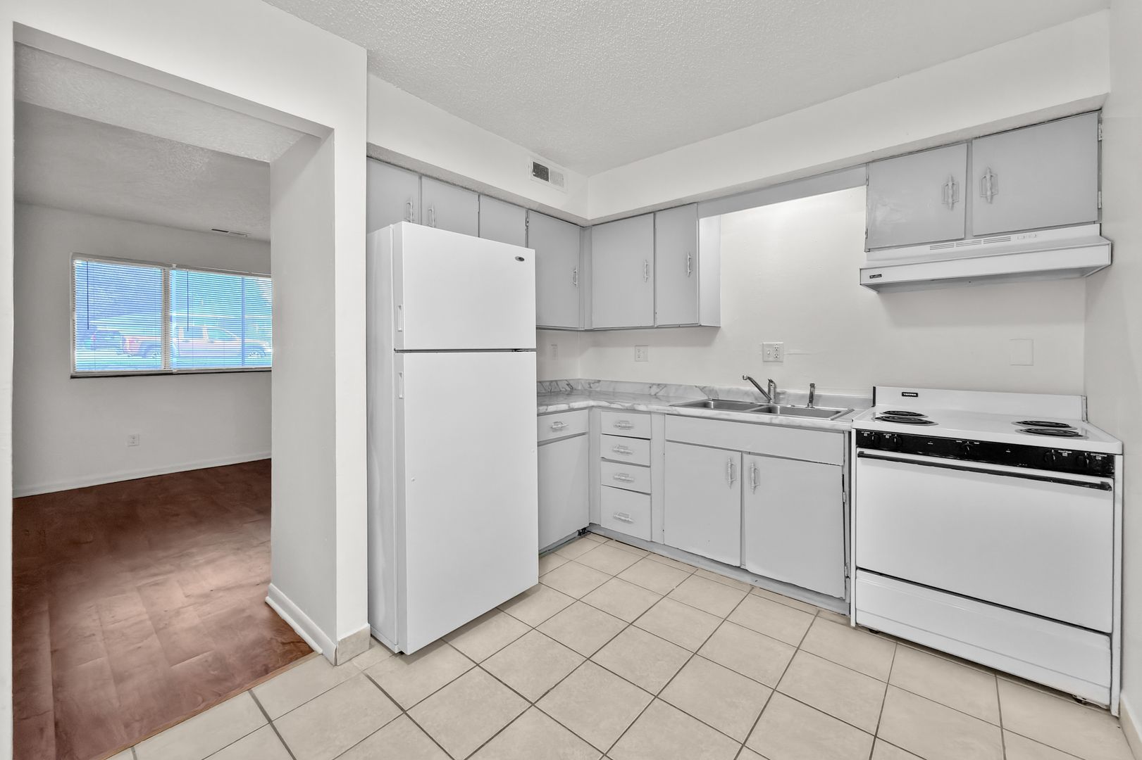 Ankeny Apartment: 1218 SE Belmont Drive