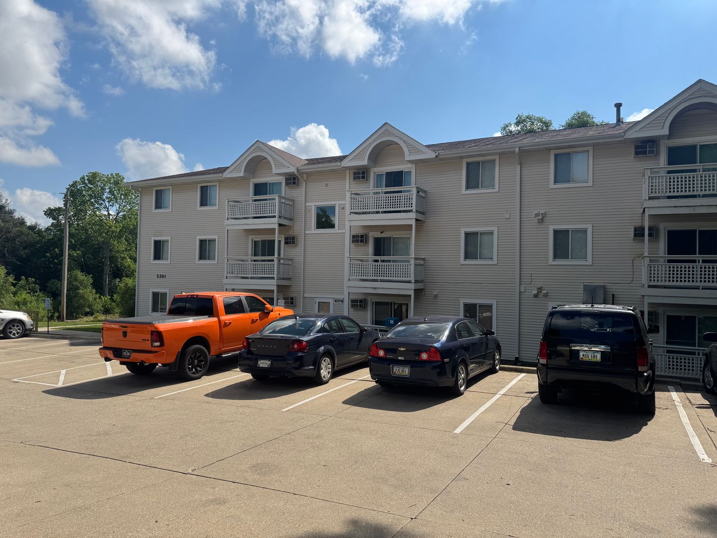 Des Moines Apartment: 5201 S Union Street