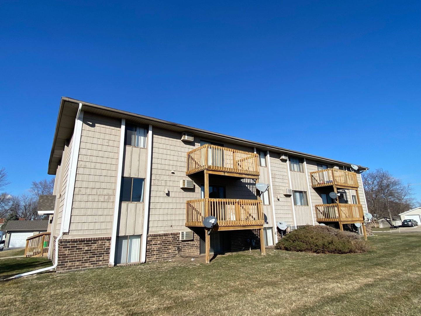 Grimes Apartment: 411 W 1st Street