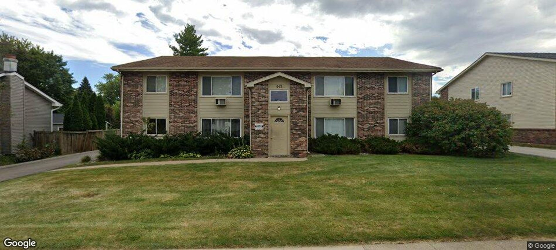 Grimes Apartment: 612 NE 4th Street