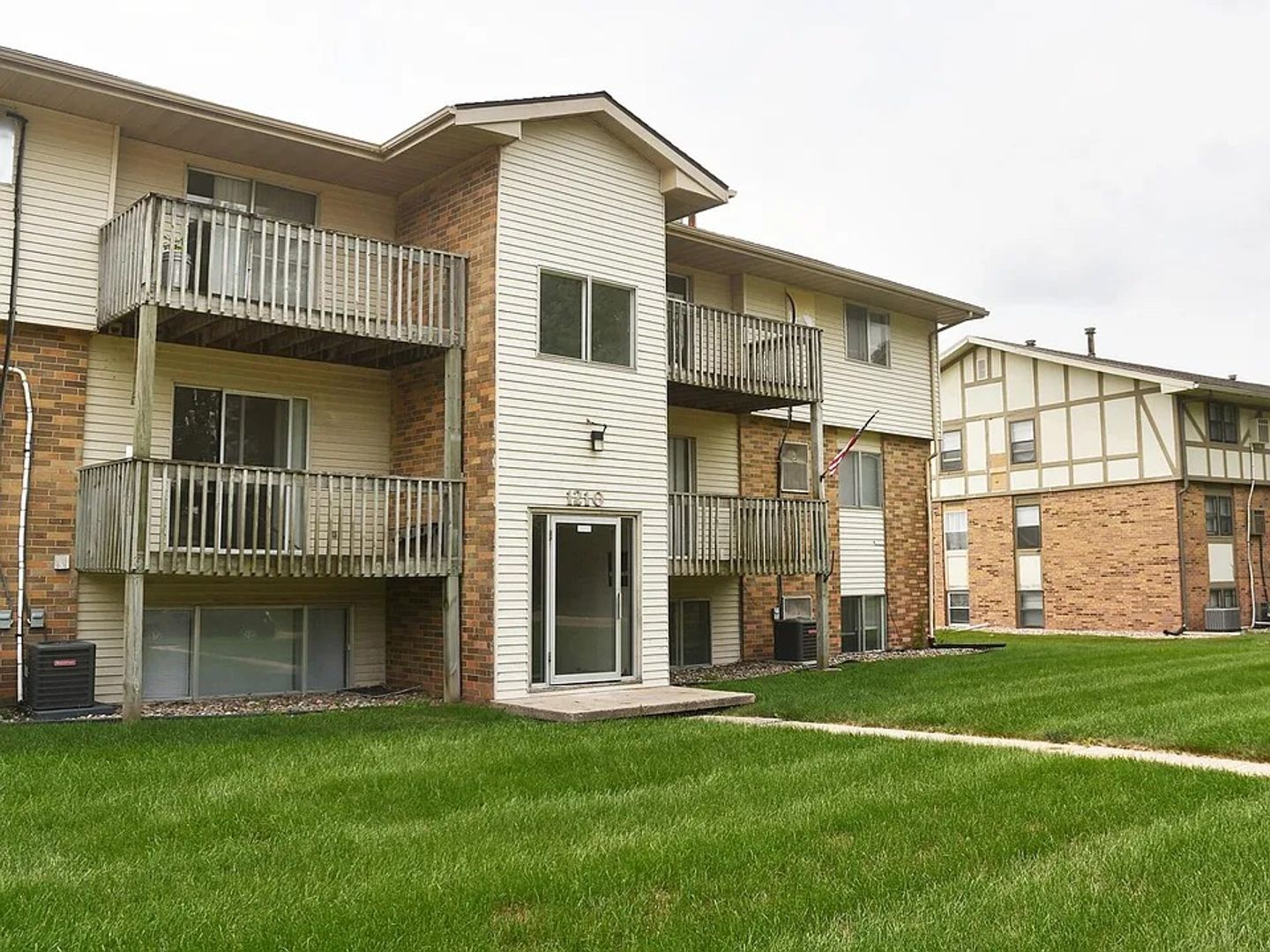 Ankeny Apartment: 1210 SE Belmont Drive