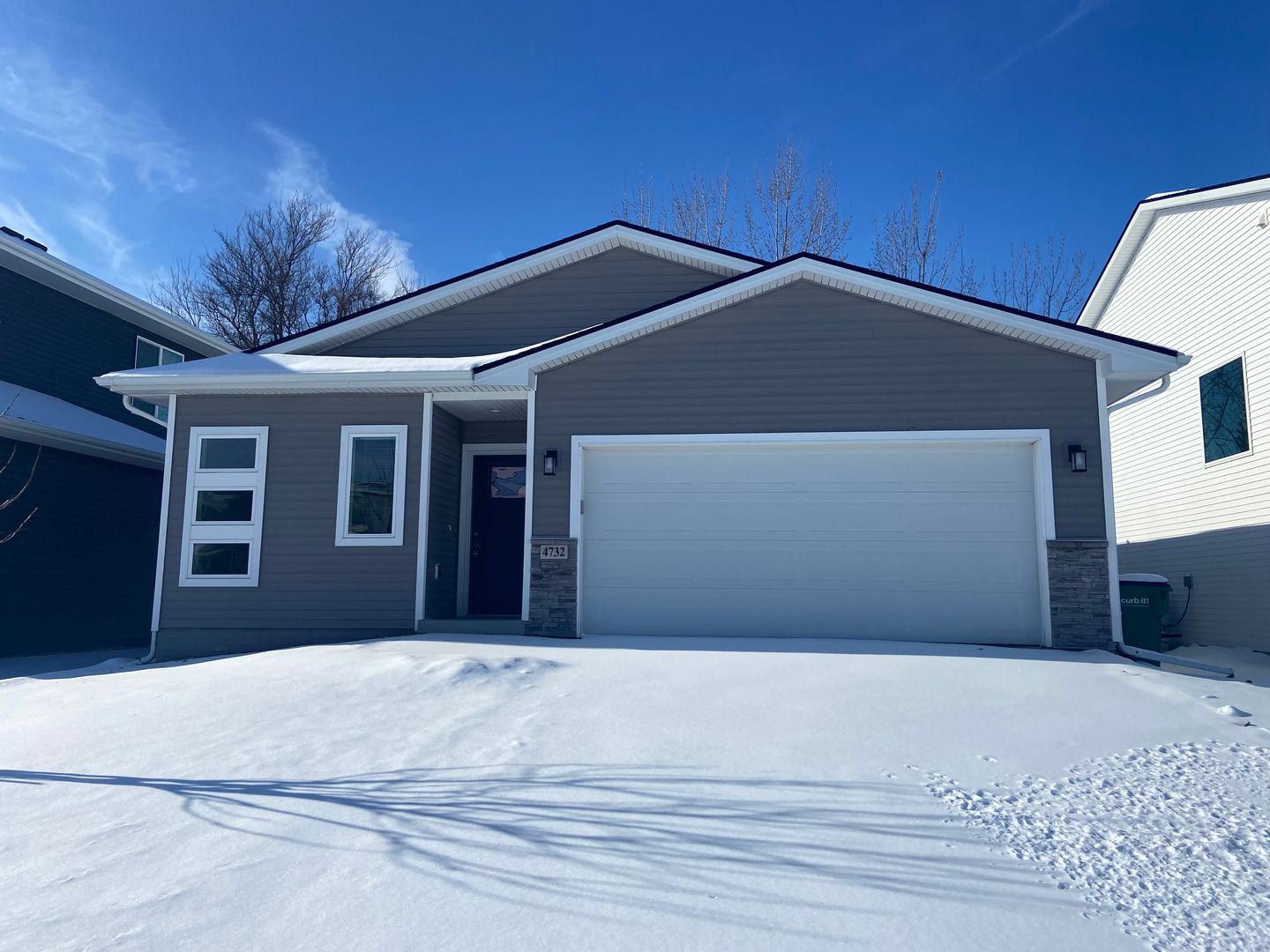 Urbandale House: 4732 167th Street