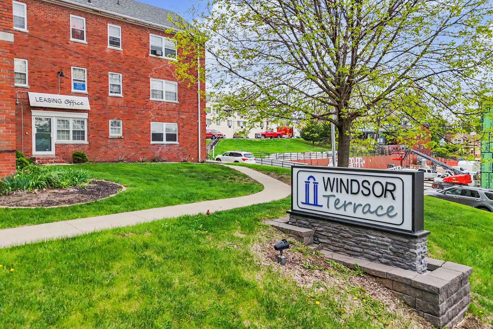 Des Moines Apartment: 3333 Grand Avenue