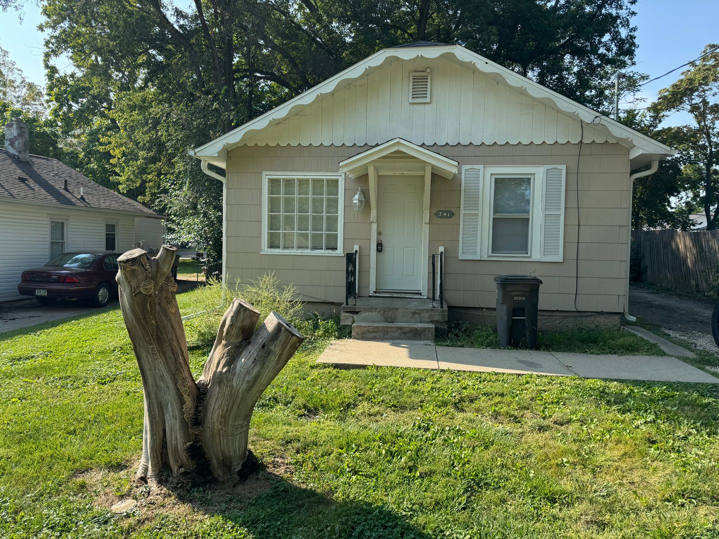 Des Moines House: 341 E Leland Avenue