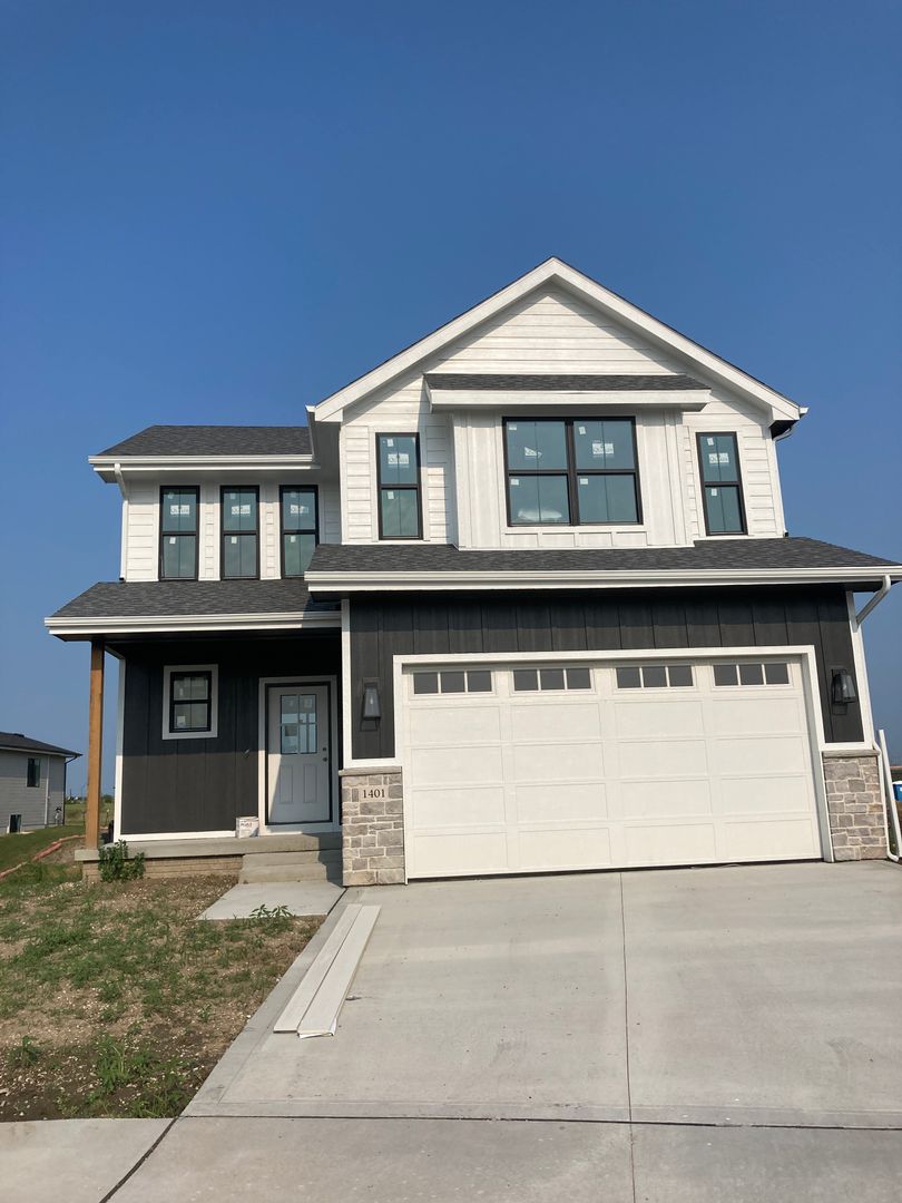 Grimes House: 1401 NE Savana Dr