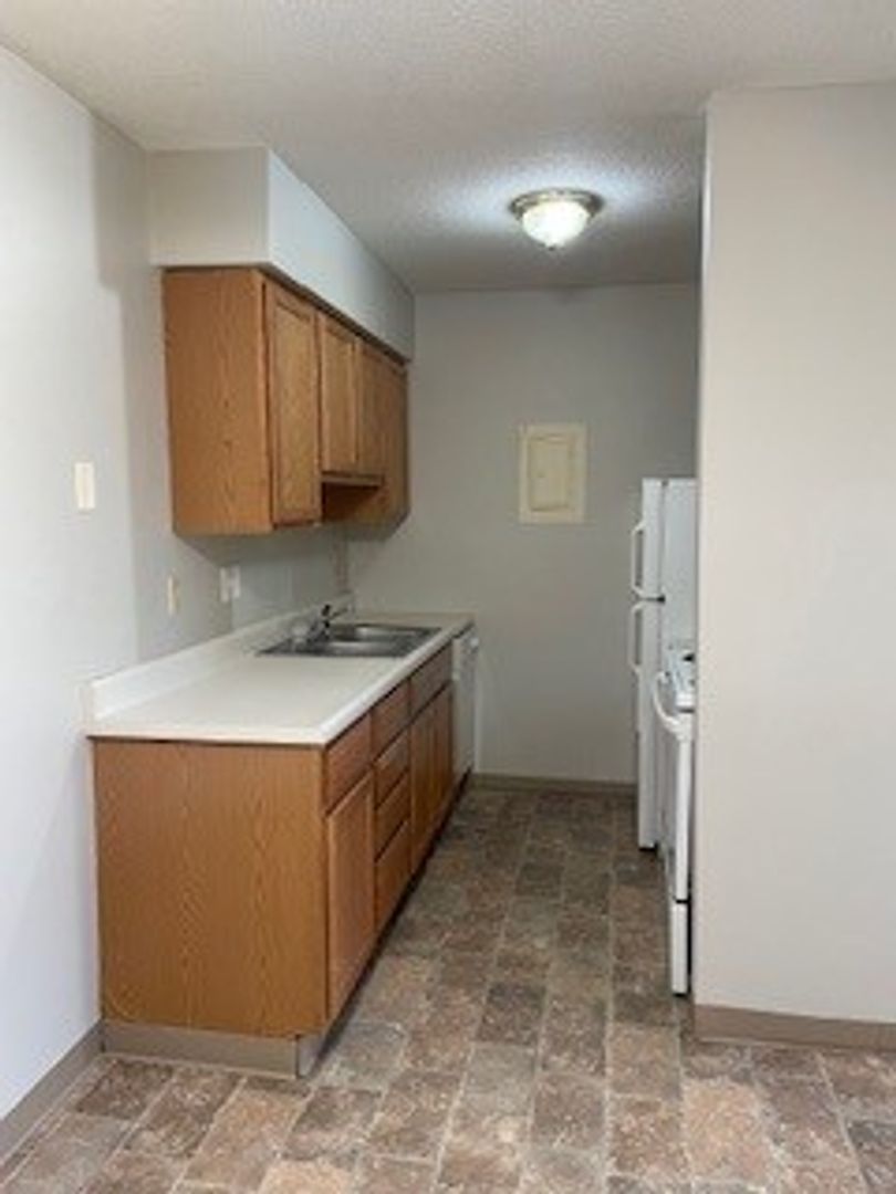 West Des Moines Apartment: 1020 Ashworth Road