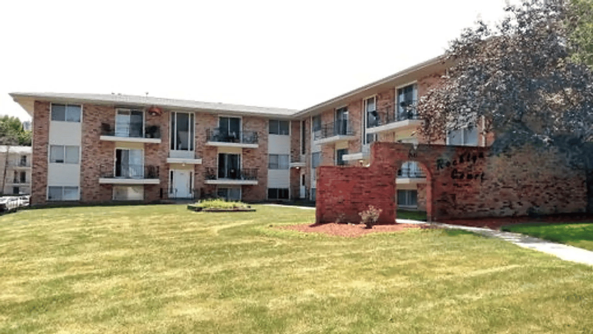 Urbandale Apartment: 2401 Rocklyn Drive & 6820 Holcomb Avenue
