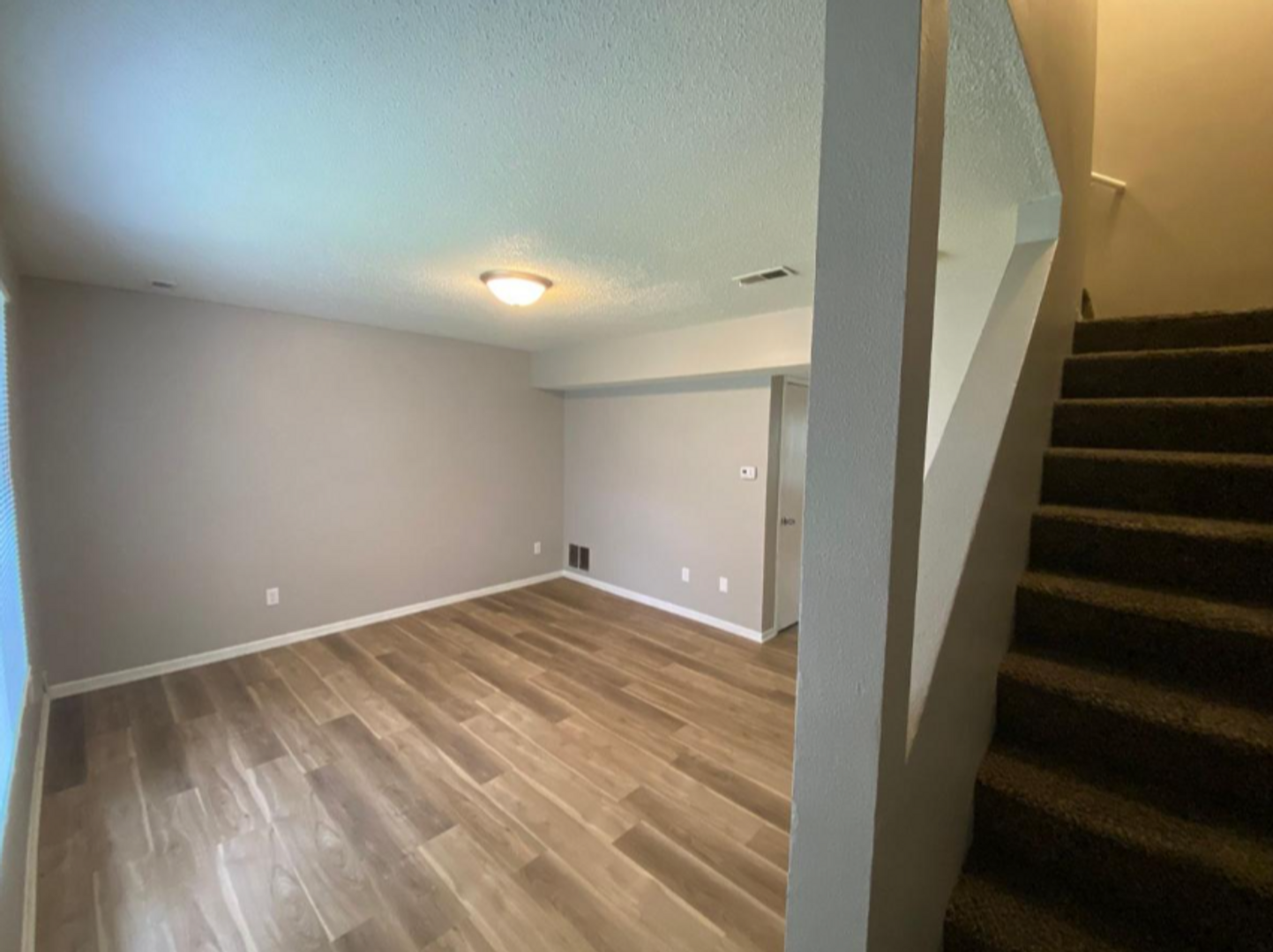 Des Moines Apartment: 1601 E Pleasant View Drive