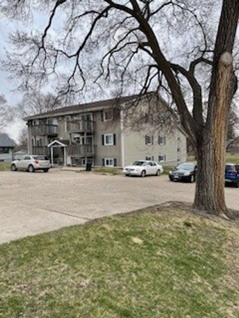 West Des Moines Apartment: 1114-1124 Vine Street