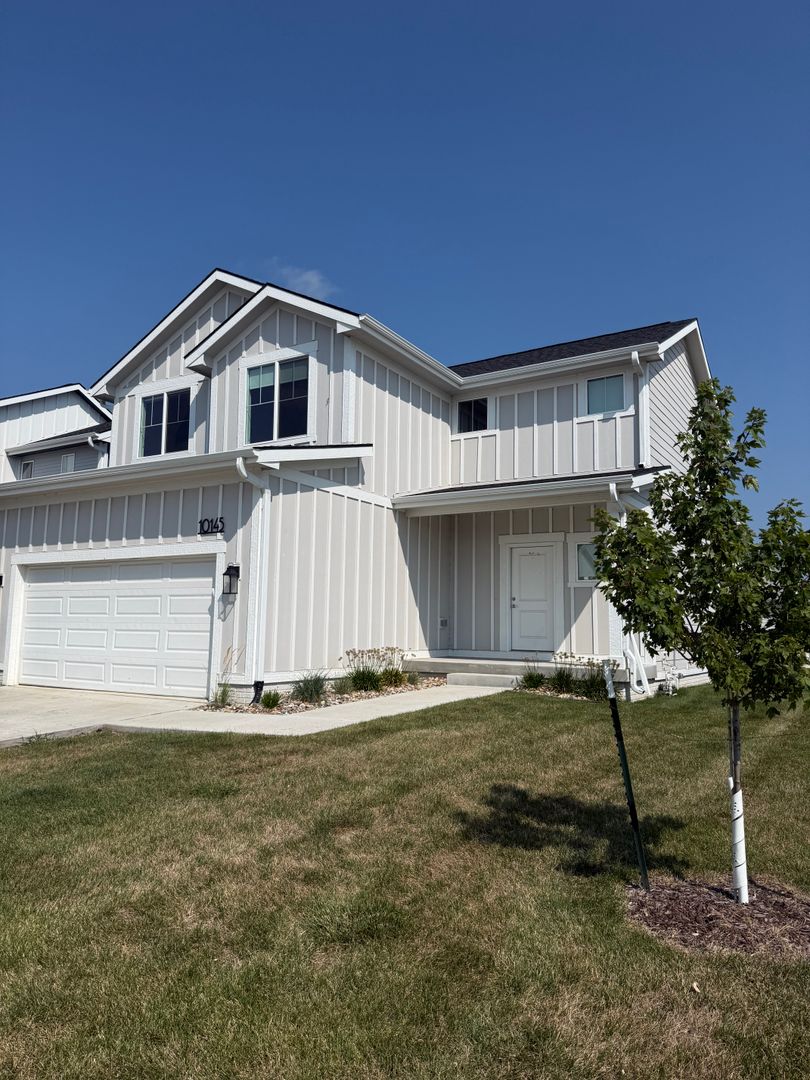 West Des Moines House: 10145 Divine Place