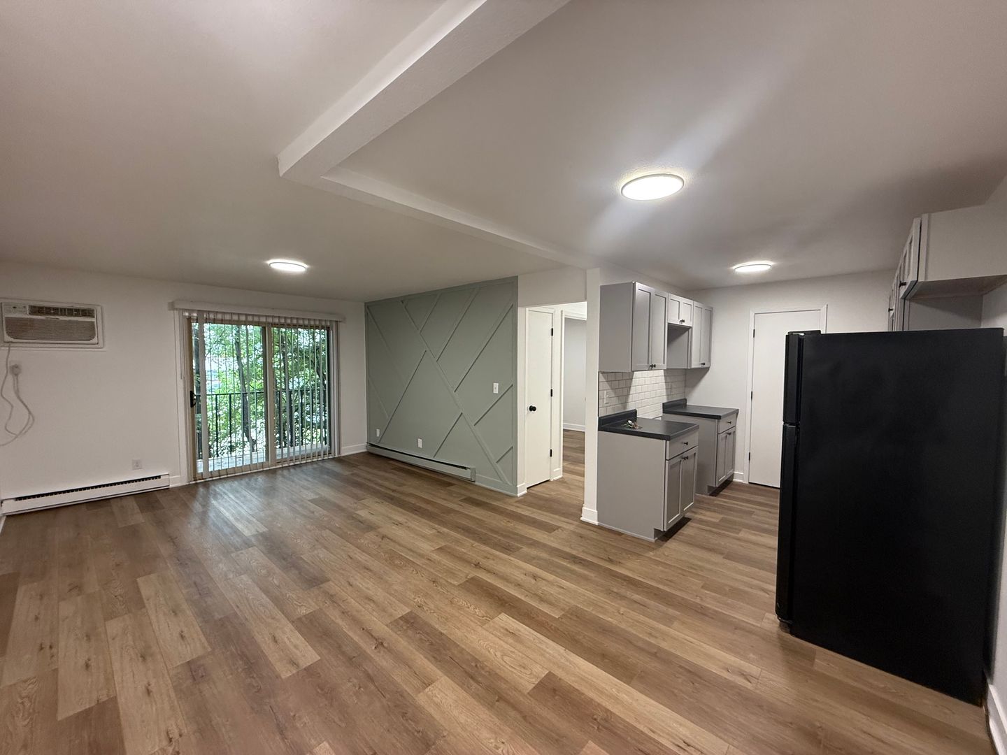 Crossroad Apartments 5 of 12
