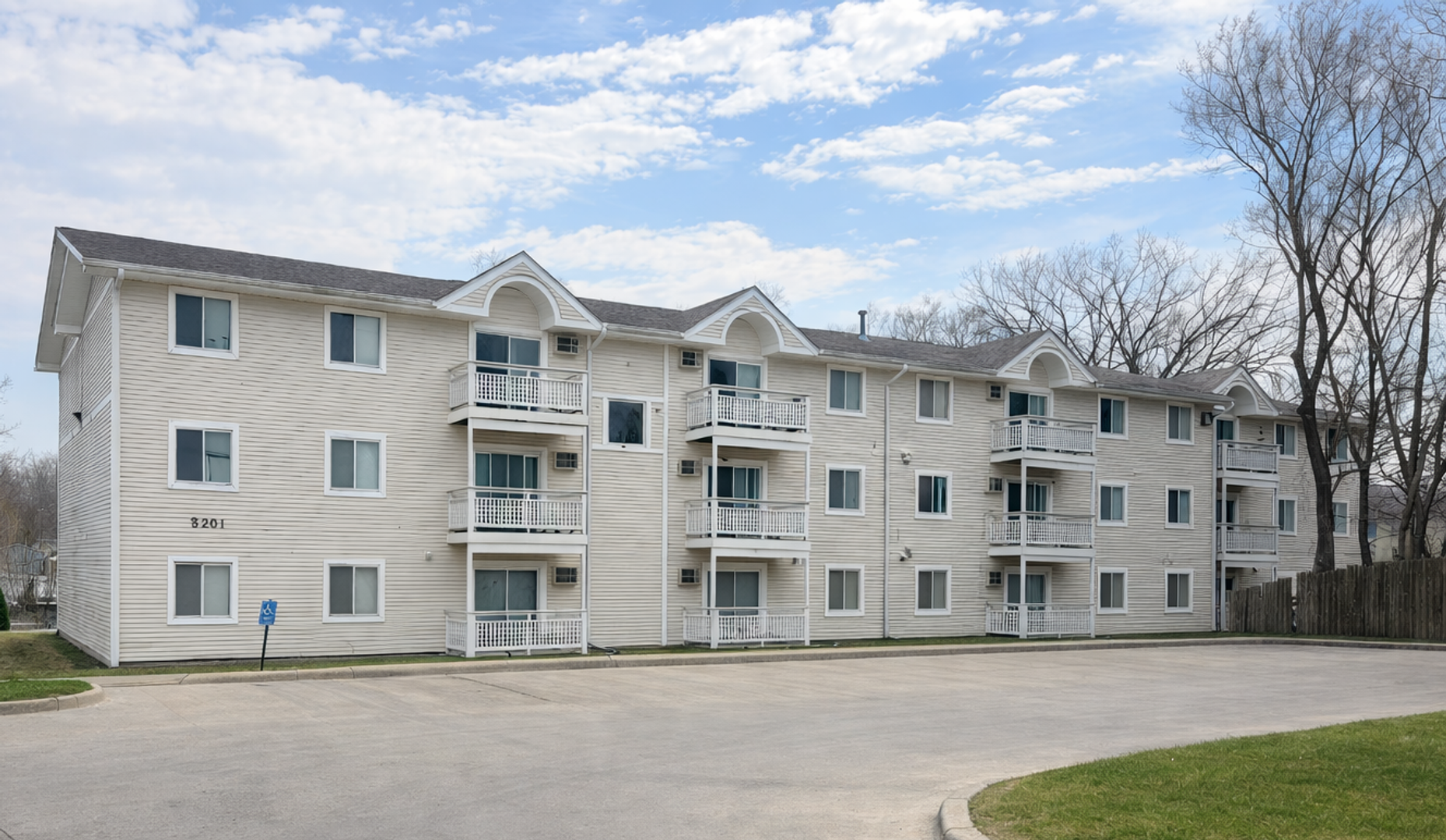 Des Moines Apartment: 5201 S Union Street