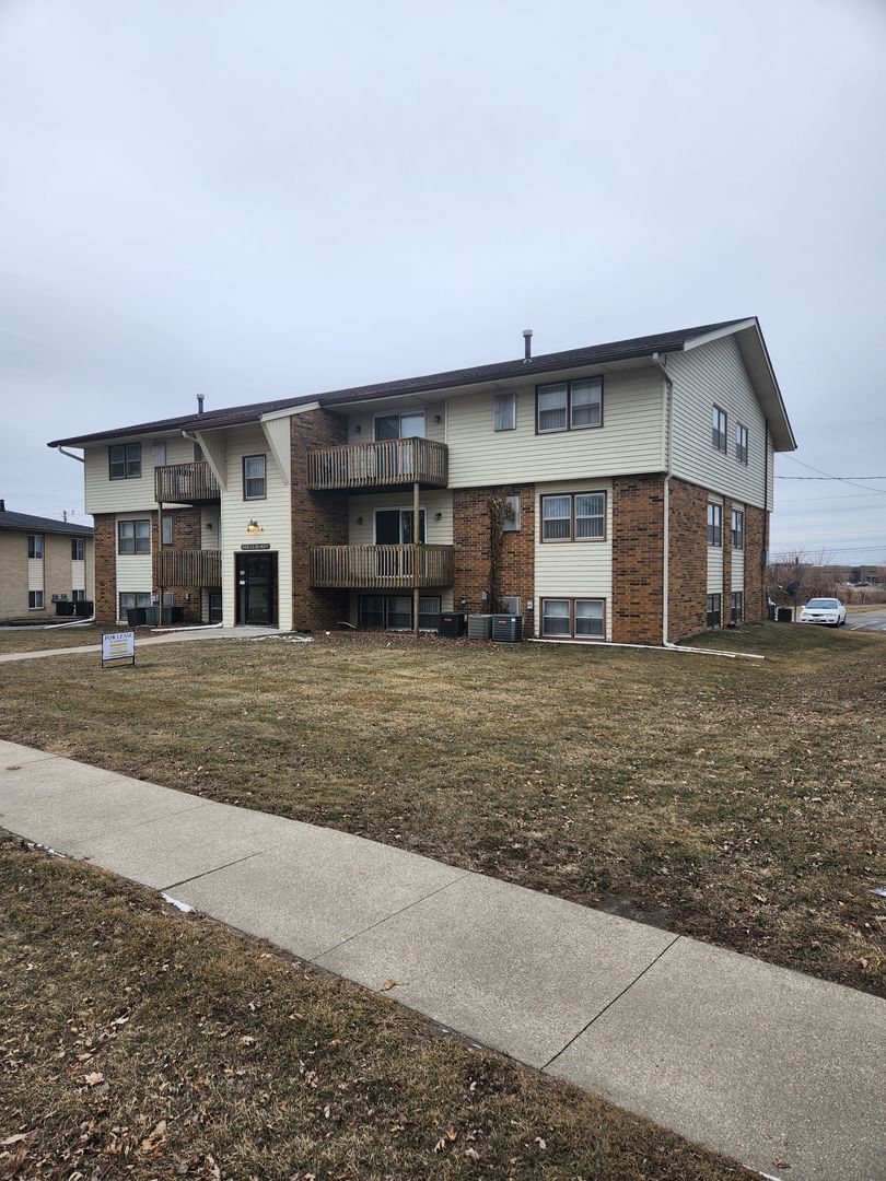 Ankeny Apartment: 1006 SE Belmont