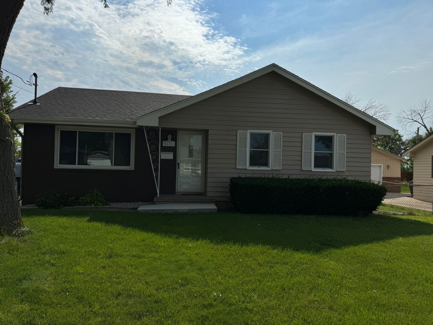 Urbandale House: 4117 64th Street