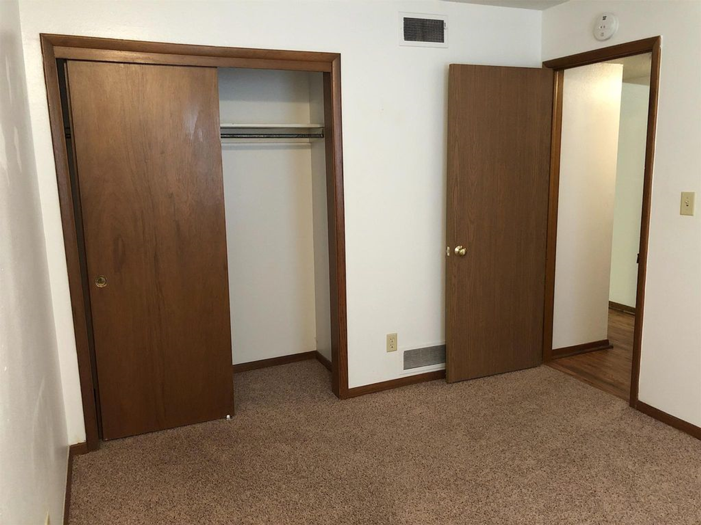 Des Moines Apartment: 2917 Grand Avenue