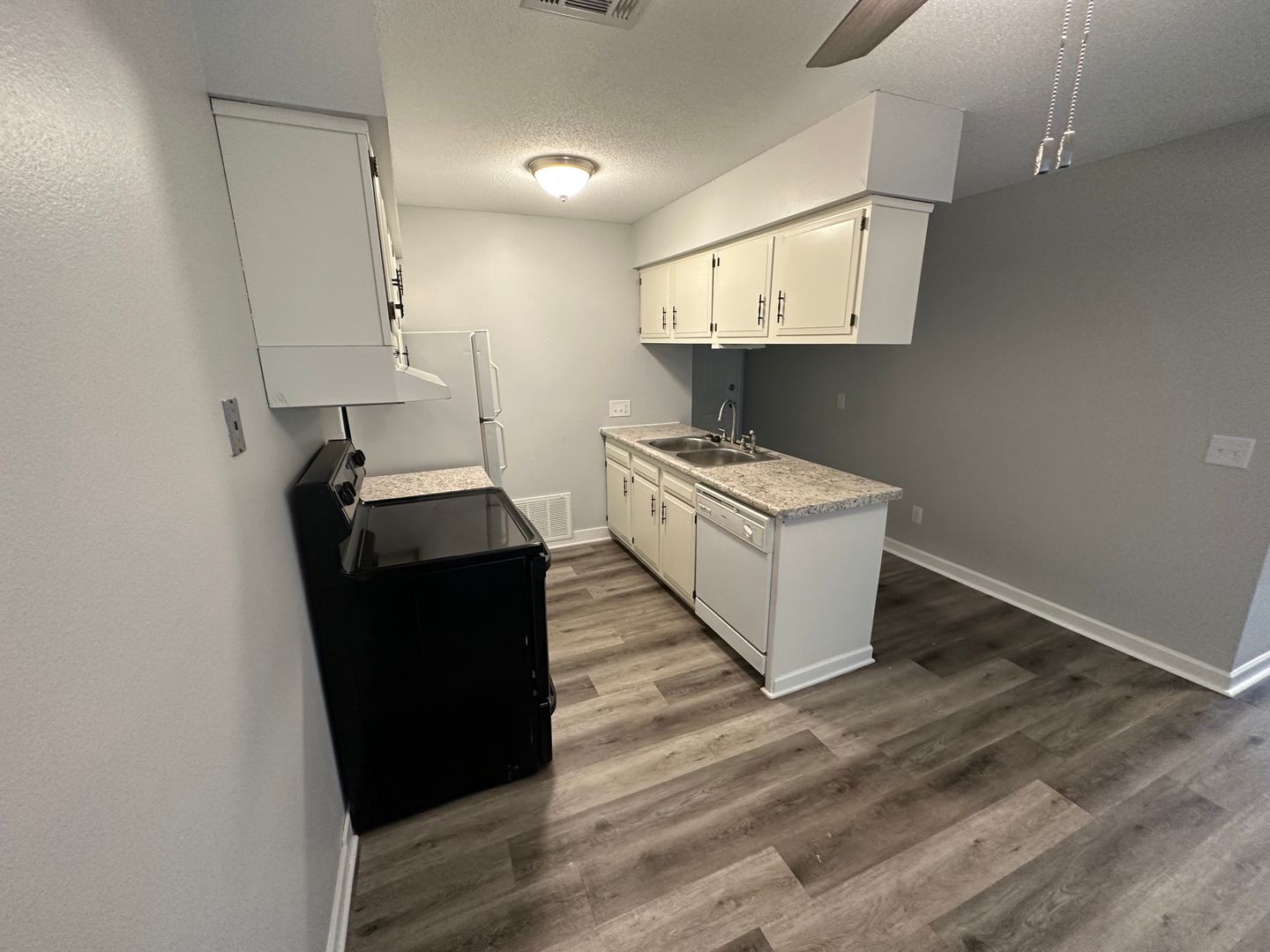 Ankeny Apartment: 1011 SE 3rd Street