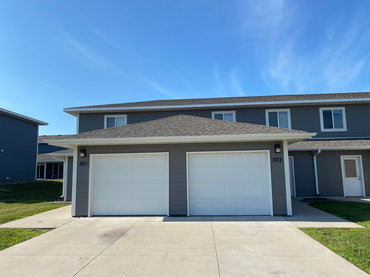 Marshalltown Apartment: 901 East Olive Street