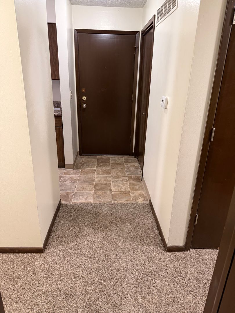 Des Moines Apartment: 5012 Ingersoll