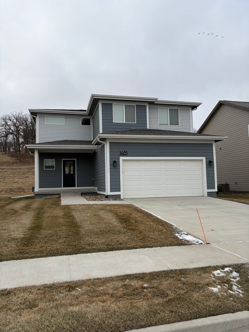 West Des Moines House: 1485 King's Grove Avenue